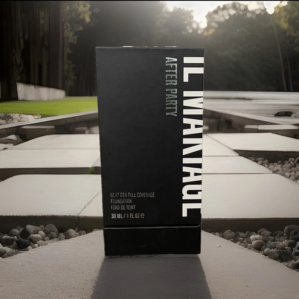 IL MAKIAGE After Party Foundation in Black